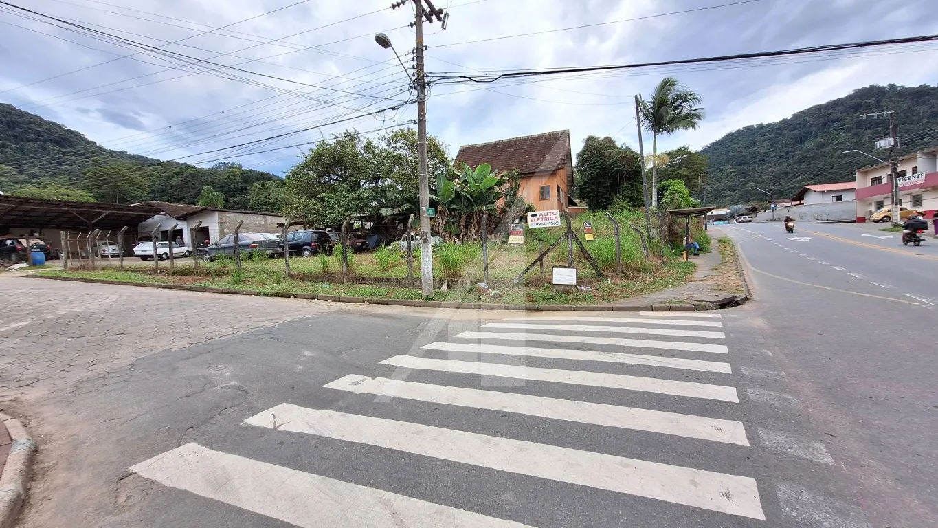 TERRENO PREDOMINANTEMENTE PLANO COM MAIS DE MIL M, IDEAL PARA ÁREA COMERCIAL - BAIRRO DA VELHA CENTRAL - foto 1