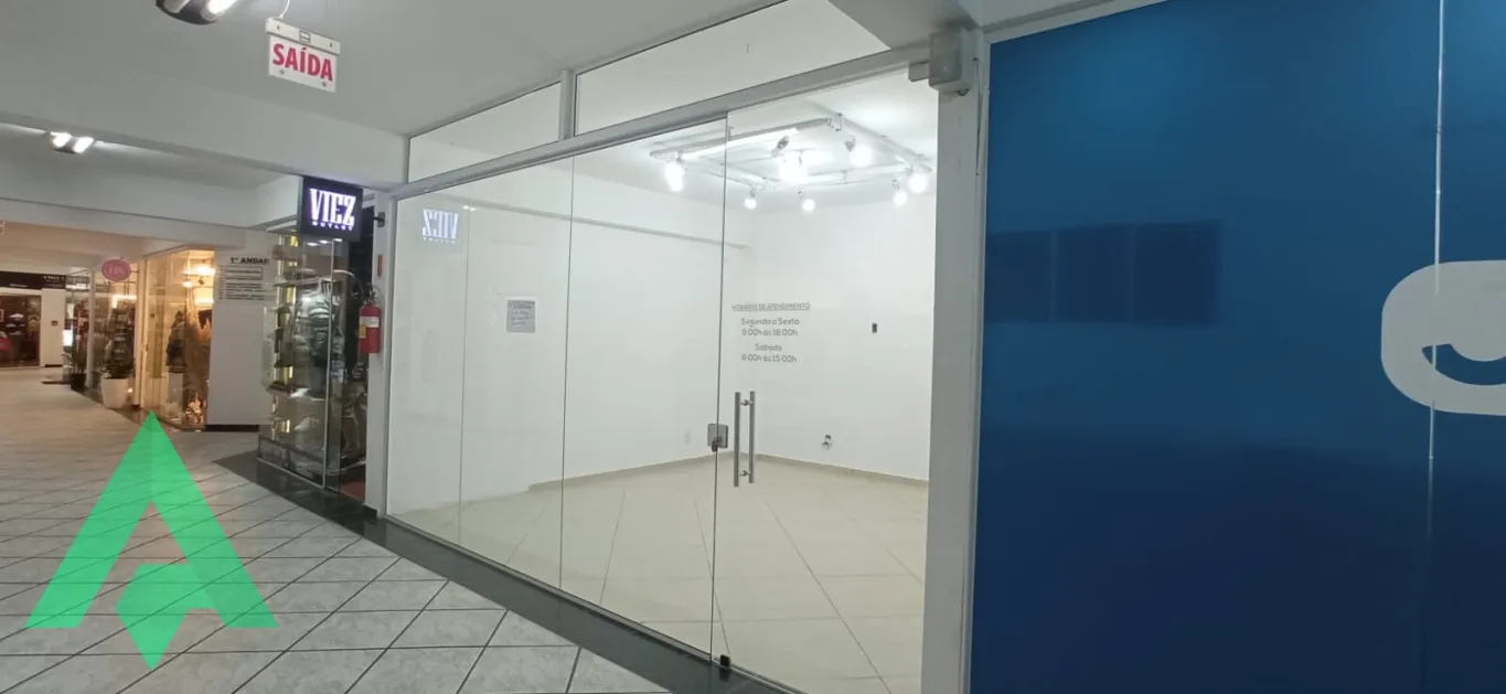 Sala comercial de 20 m para locação por R$ 2.400,00 - Bairro Centro - Blumenau/SC - foto 1