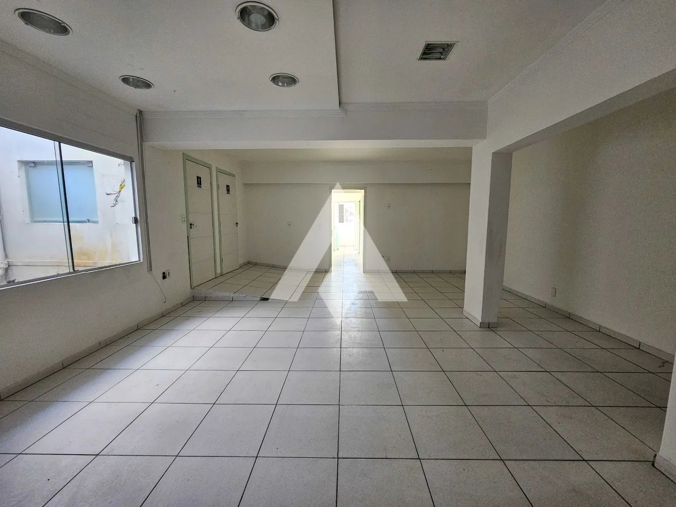Sala comercial de 237,70m para locação por R$ 6.750,00 - Bairro Centro - Blumenau/SC — foto 4