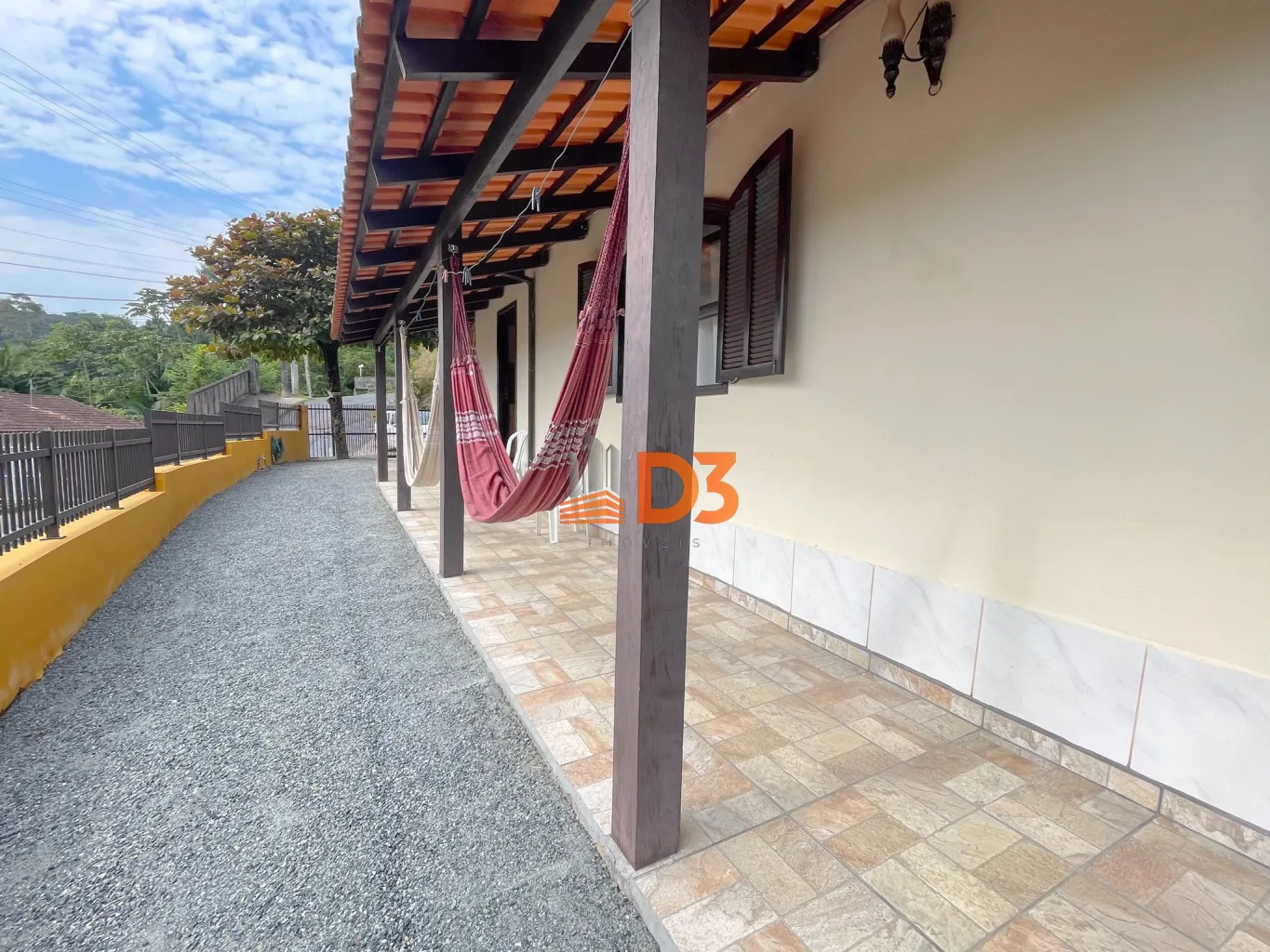Casa 2 dormitórios no início do Garcia em rua calma e residencial — foto 3