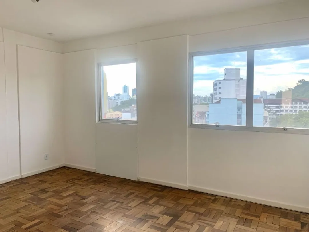 Sala Comercial para Locação com 100m em Excelente Localização no bairro Centro em Blumenau - foto 1