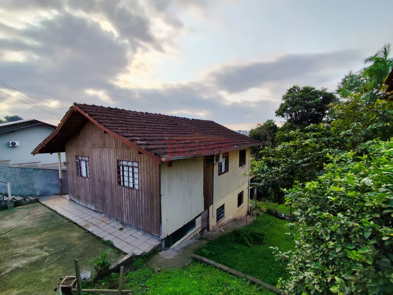 Terreno localizado no bairro Tribess, com 878m e 15 metros de frente. — foto 4