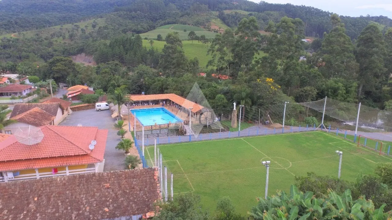 Recanto residencial ou comercial com piscina em Presidente Nereu. — foto 3