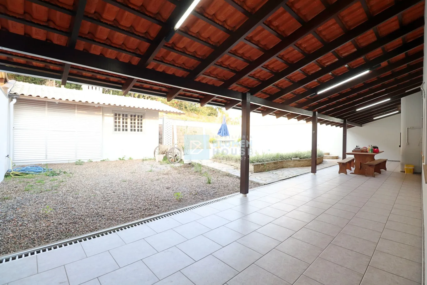 Ampla casa térrea com piscina no bairro Rio Morto, Indaial! — foto 4