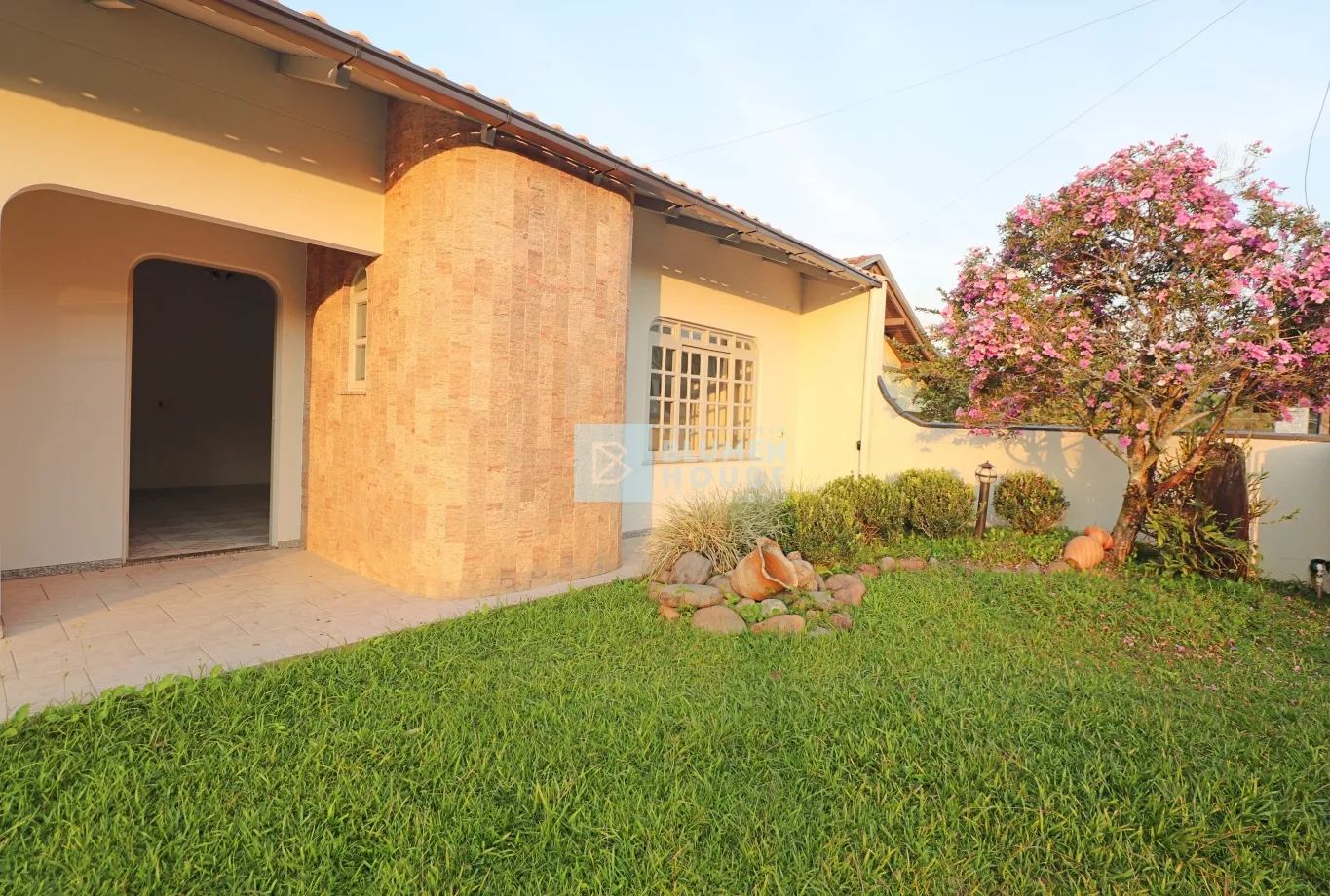 Ampla casa térrea com piscina no bairro Rio Morto, Indaial! — foto 5