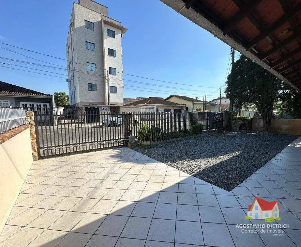 Residencia em Alvenaria+Area de Festa C/Aprox.172 m2+Sobrado aos Fundos C/Aprox.96 m2+Terreno C/360m2 No Bairro Iririu! — foto 6