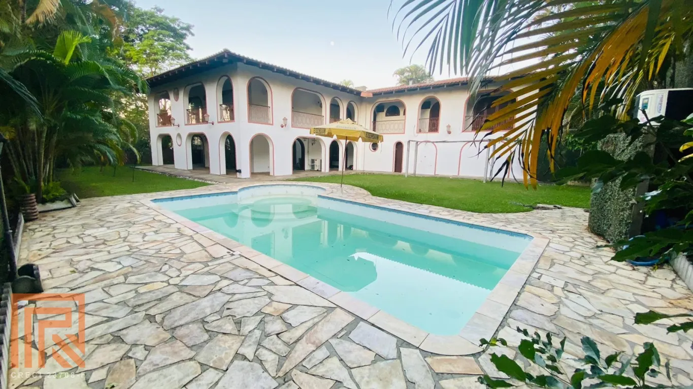 Ampla casa no Centro de Blumenau, terreno com mais de 1700 m. - foto 1