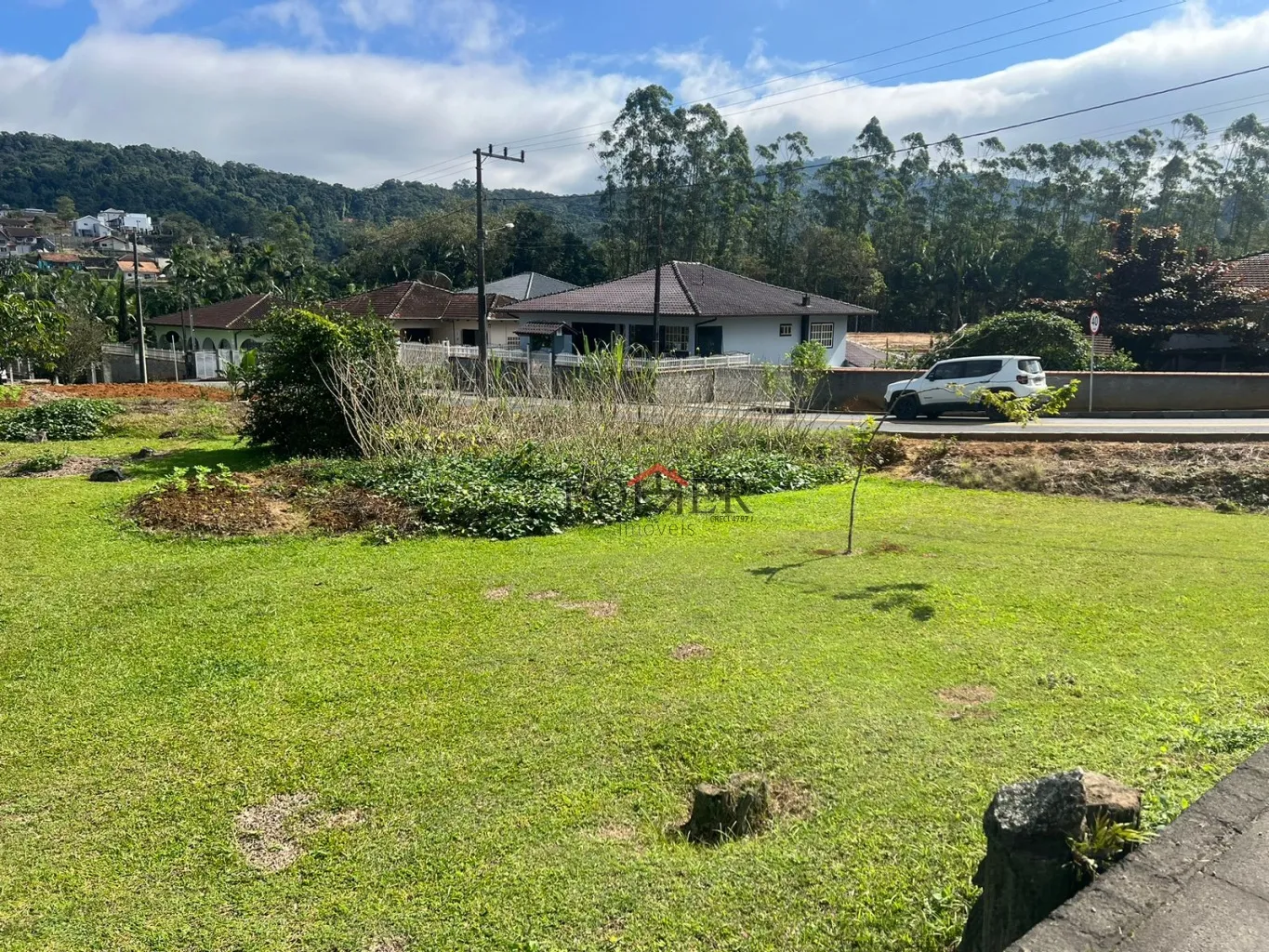 Excelente terreno na cidade de Pomerode no Bairro Ribeirão Areia, com 489,50m, Frente em 20,00m, Fundos em 20,00m, pelo lado Direito em 25,00m e pelo lado Esquerdo 25,00m. - foto 1