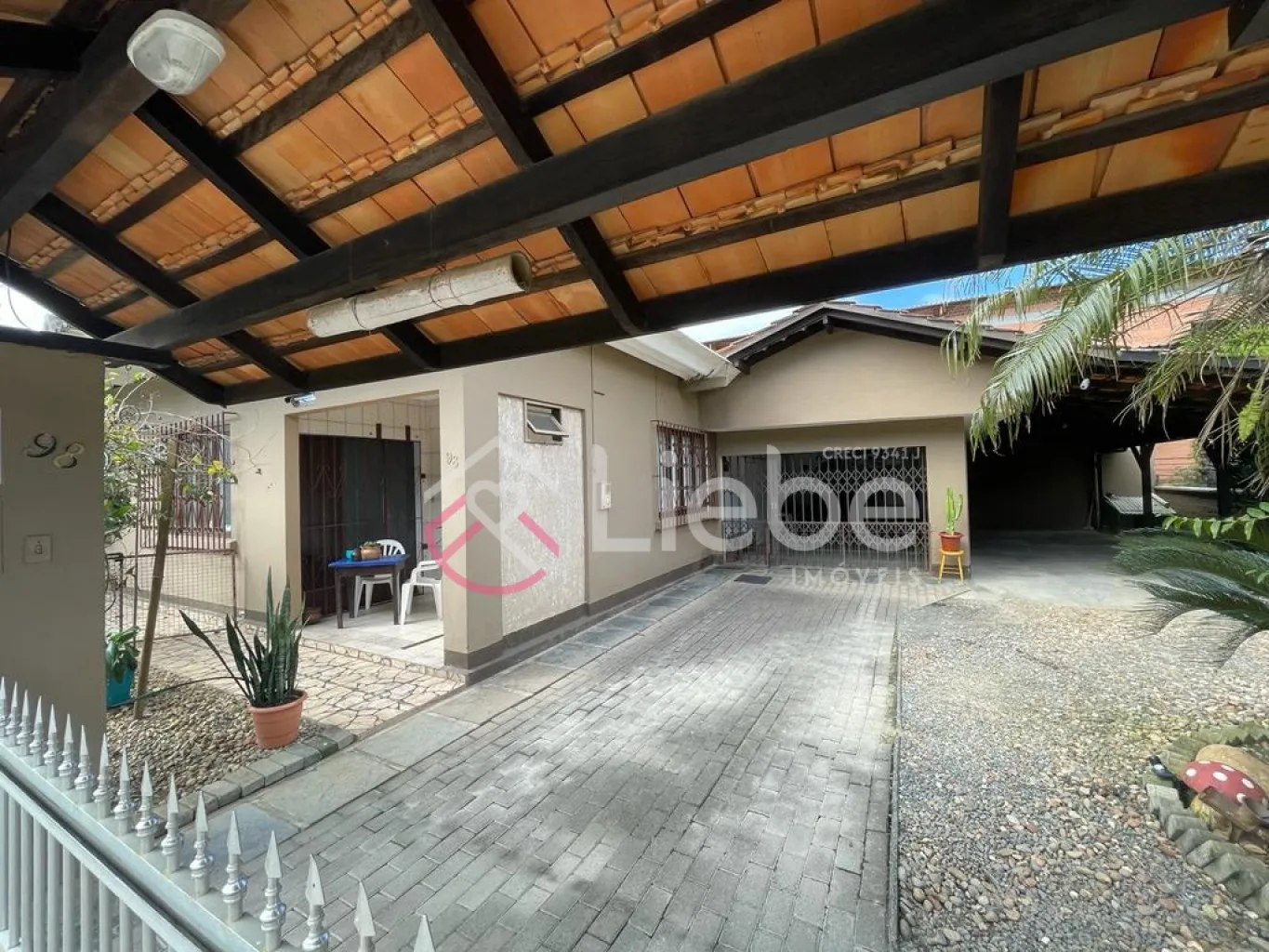 Excelente casa de alvenaria com 192,86m, no centro da cidade de Pomerode. - foto 1