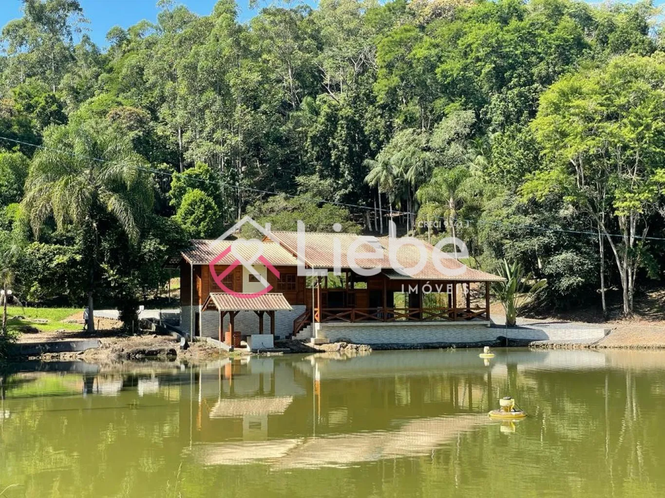 Um sonho de Sítio no Bairro Ribeirão Souto, edificado com uma linda casa (alvenaria e madeira de lei) com 260m, localizado na cidade de Pomerode com 89.970,58m. — foto 5