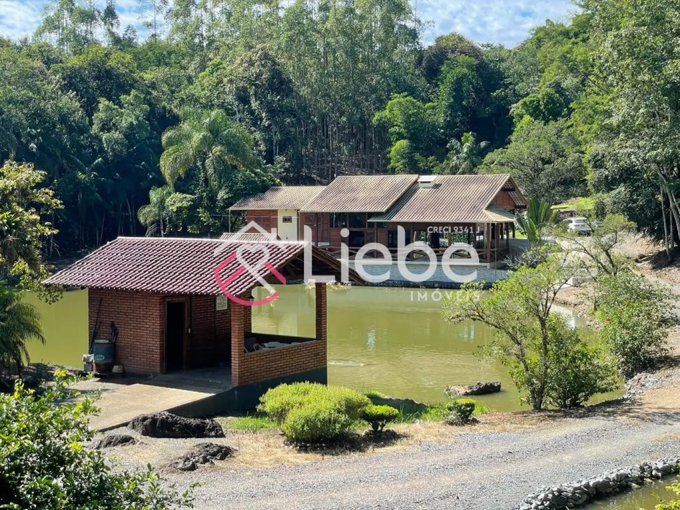 Um sonho de Sítio no Bairro Ribeirão Souto, edificado com uma linda casa (alvenaria e madeira de lei) com 260m, localizado na cidade de Pomerode com 89.970,58m. — foto 7
