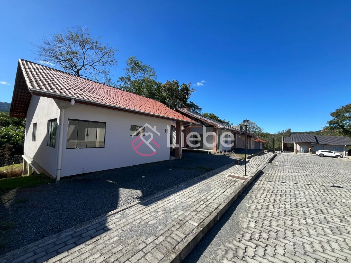 Lindas casas novas, no condomínio Residencial Ecohaus, com 3 dormitórios sendo uma suíte, com 107,93 m, localizado no Bairro Pomerode Fundos, na cidade de Pomerode. — foto 2