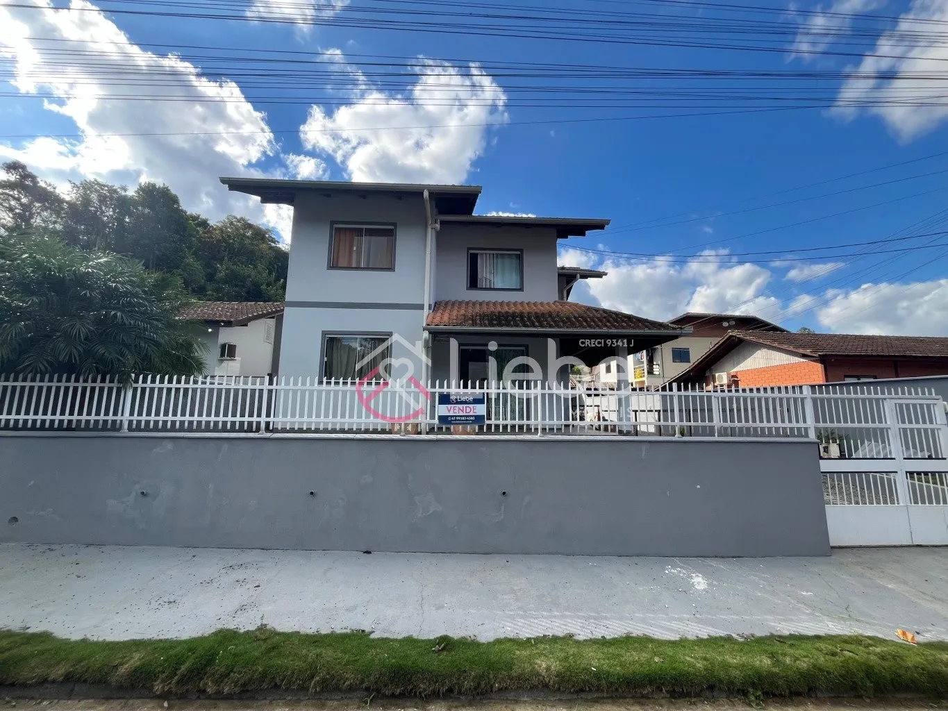 Excelente casa de alvenaria de 2 pavimentos no centro da cidade de Pomerode, com alto potencial comercial. Possui 197,26m, edificada num terreno com 450,00m — foto 6