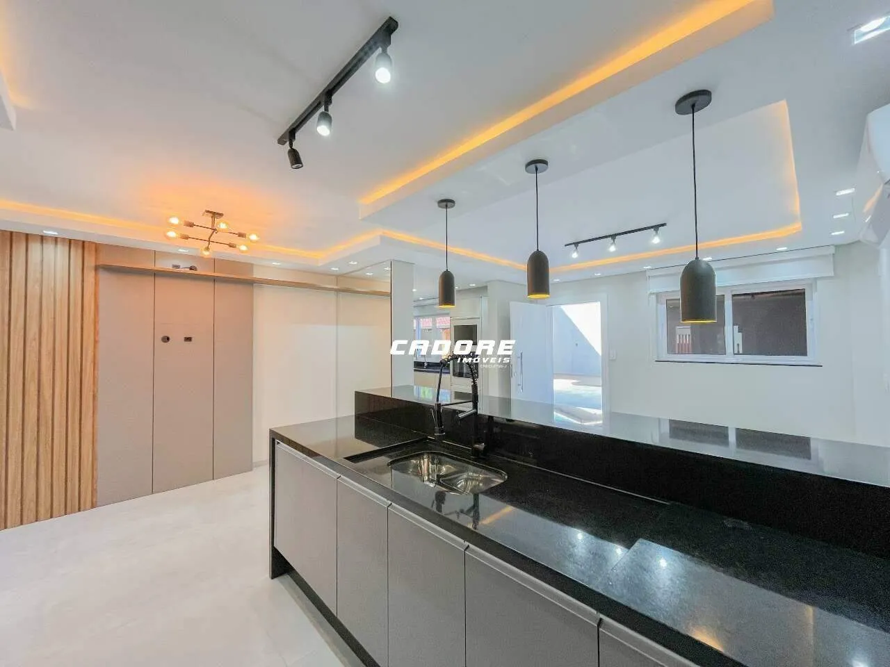 Casa à venda, 4 quartos, 2 suítes, 4 vagas, Garcia - Blumenau/SC - foto 1