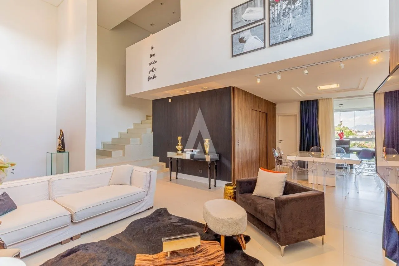 Sobrado com 1 suíte(s) mais 2 quarto(s) à venda no bairro Saguaçu em Joinville, por R$ 2.490.000.00. - foto 1