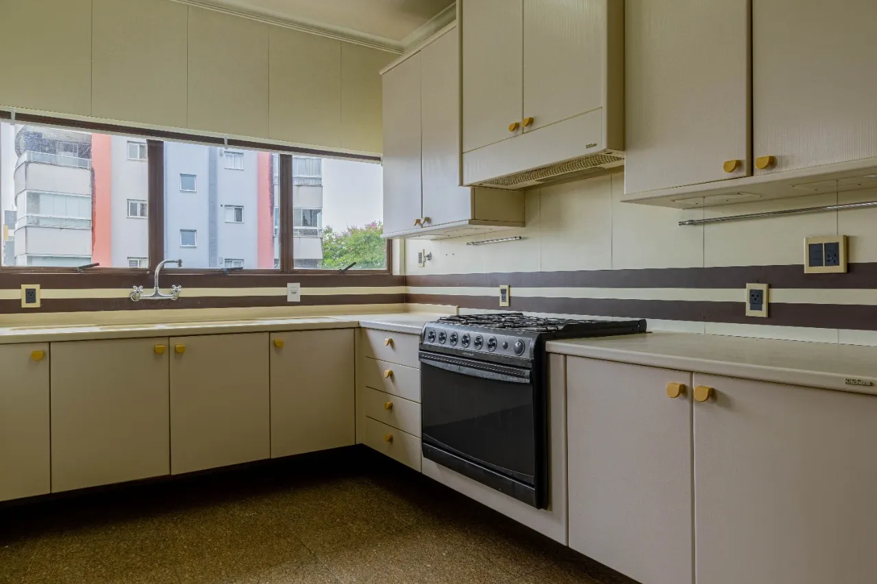 Apartamento com 4 suíte(s) à venda no bairro ANITA GARIBALDI em JOINVILLE, por R$ 1.500.000.00. — foto 7
