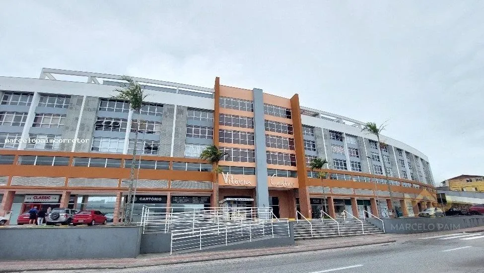 Sala Comercial para Venda em São José, Forquilhinha, 2 banheiros, 1 vaga — foto 6