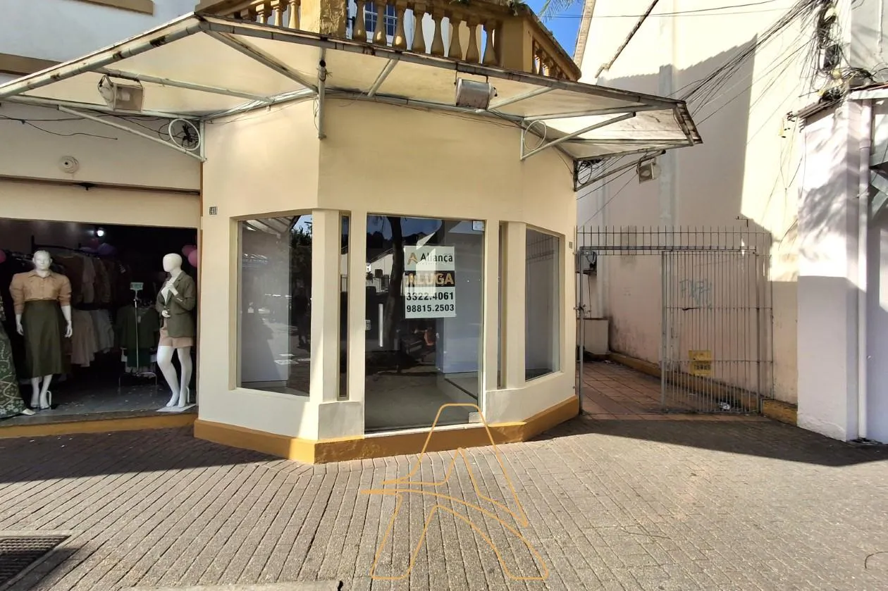 Sala Comercial Térrea com 30,24m na Rua XV de Novembro - foto 1