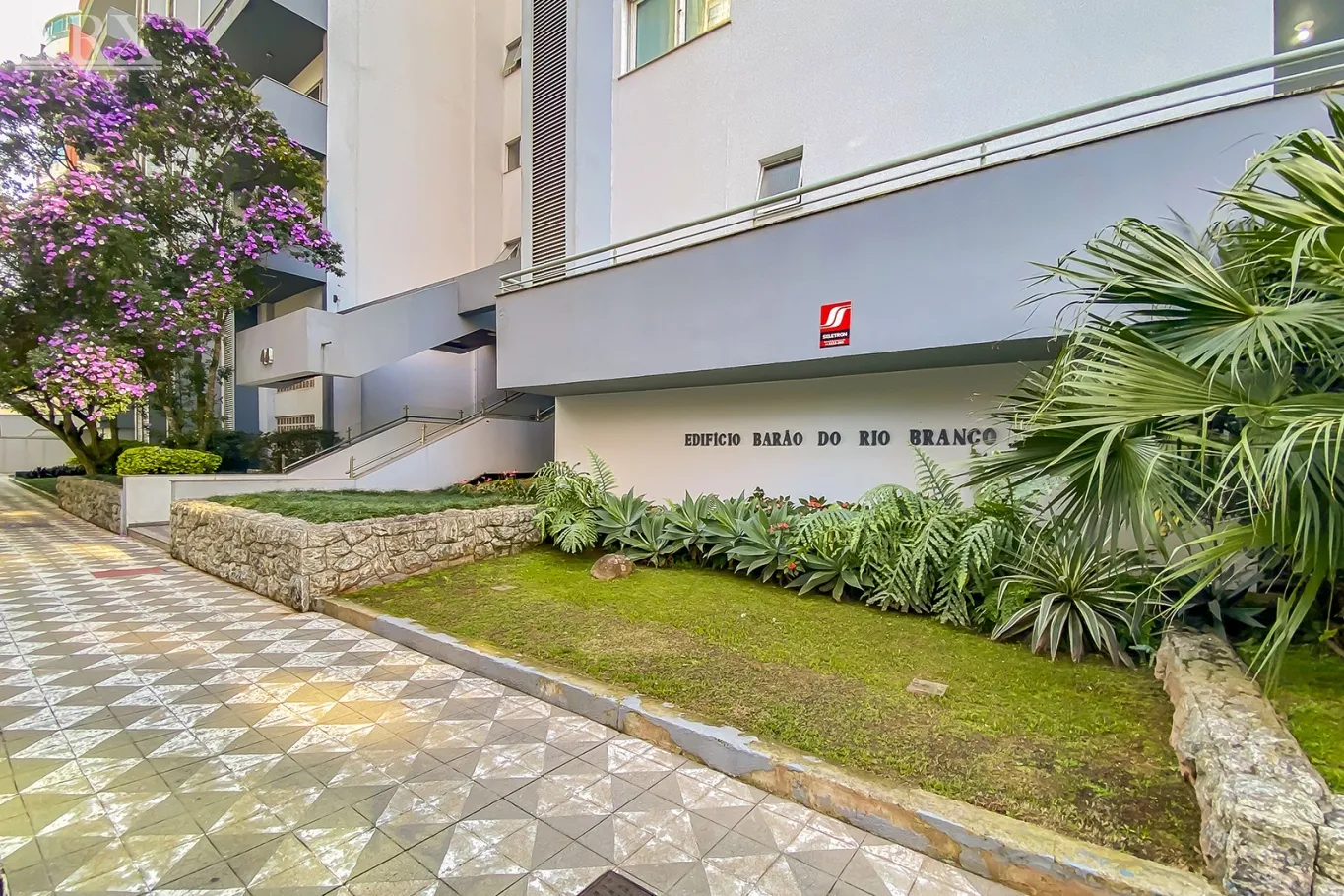 Apartamento mobiliado, com 3 dormitórios no bairro Jardim Blumenau — foto 2