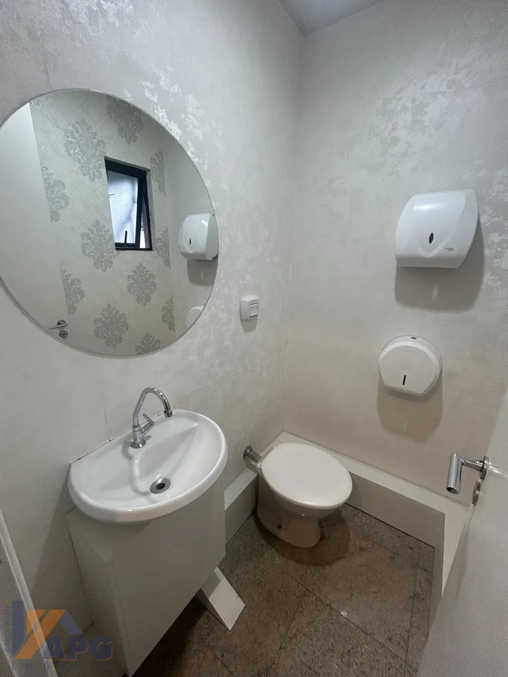 Sala comercial no Centro Clínico Oswaldo Cruz, localizado no bairro Garcia, em Blumenau! — foto 6