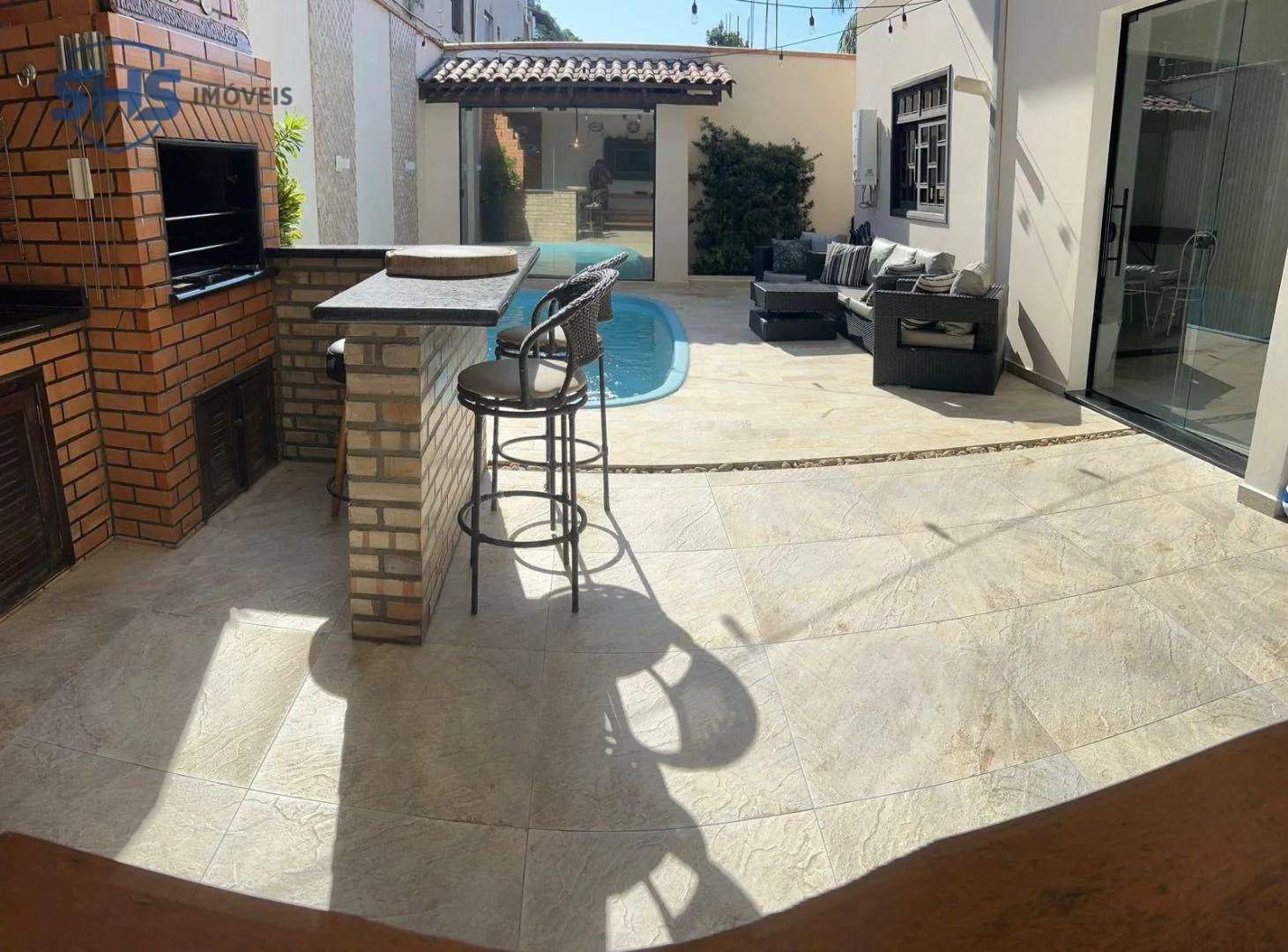 Belíssima Casa com piscina no Bairro Garcia — foto 3