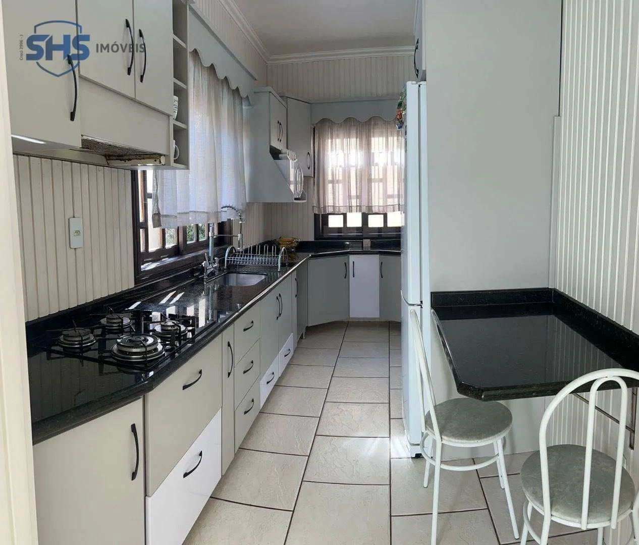Belíssima Casa com piscina no Bairro Garcia — foto 7