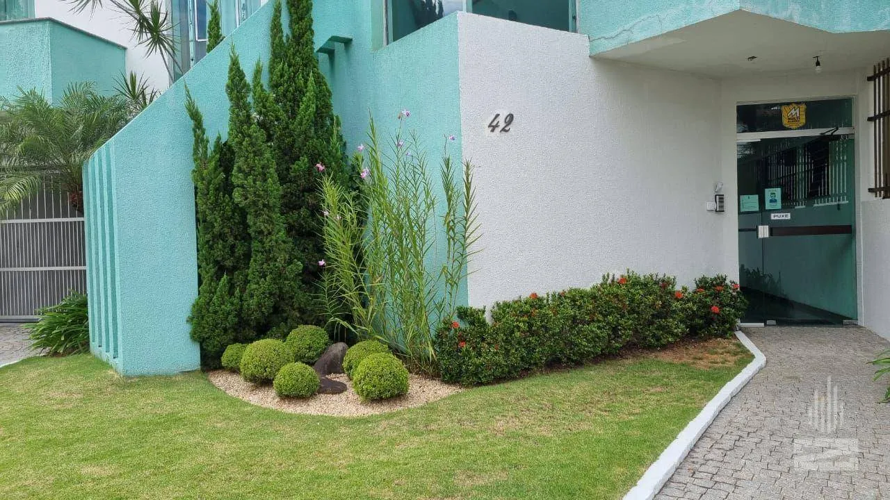 Prédio Comercial à Venda com 9 Salas e em Excelente Localização no bairro Centro em Blumenau - foto 1