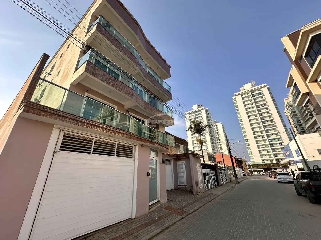 Apartamento disponível para locação no bairro Itacolomi, em Balneário Piçarras. (Cód. 19382) — foto 2