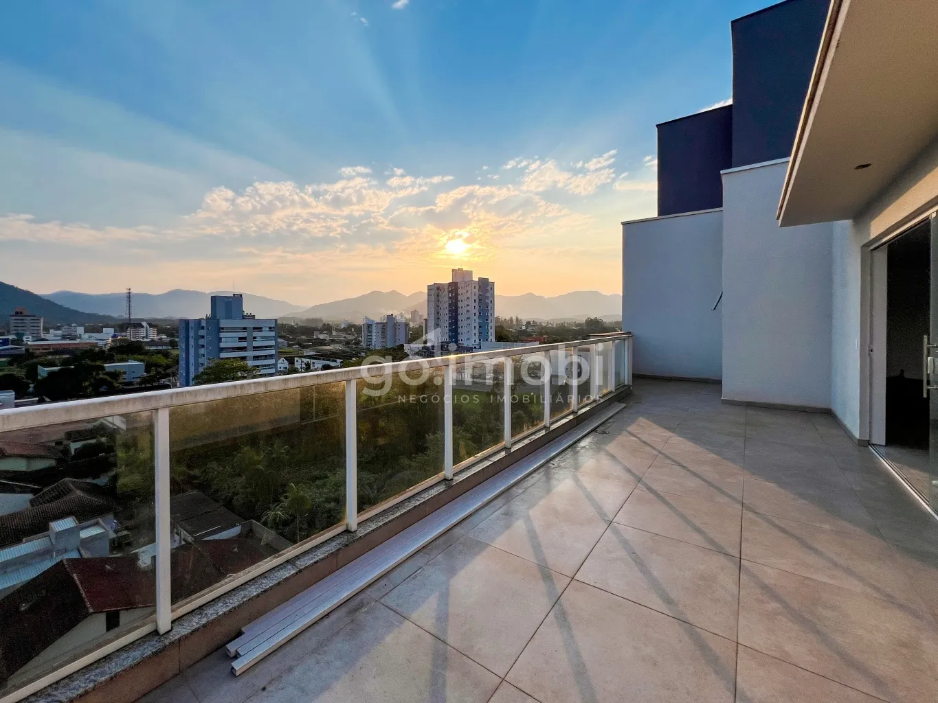 Belíssima Cobertura Duplex semi mobiliada no bairro Imigrantes em Timbó com 03 suítes — foto 7