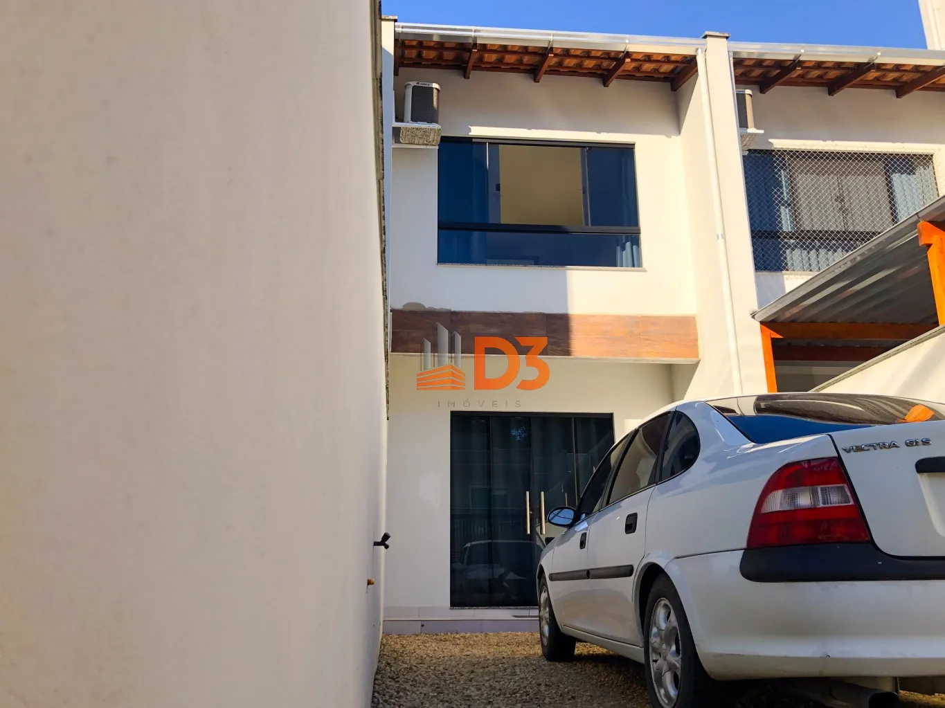 Sobrado com dois dormitórios no Passo Manso. - foto 1