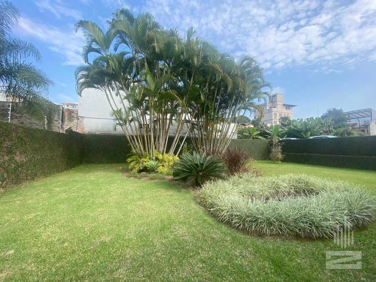 Incrível Casa a Venda com 3 Dormitórios e Amplo Jardim no bairro Garcia em Blumenau — foto 5