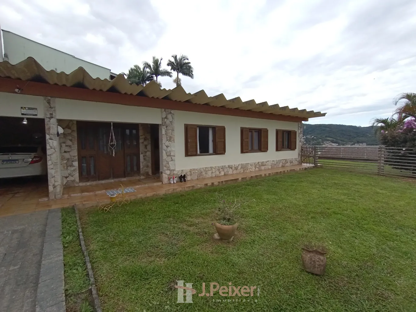 Casa à venda com 3 quartos e 1 suíte, 3 vagas, 175m² no Garcia, Blumenau - foto 1