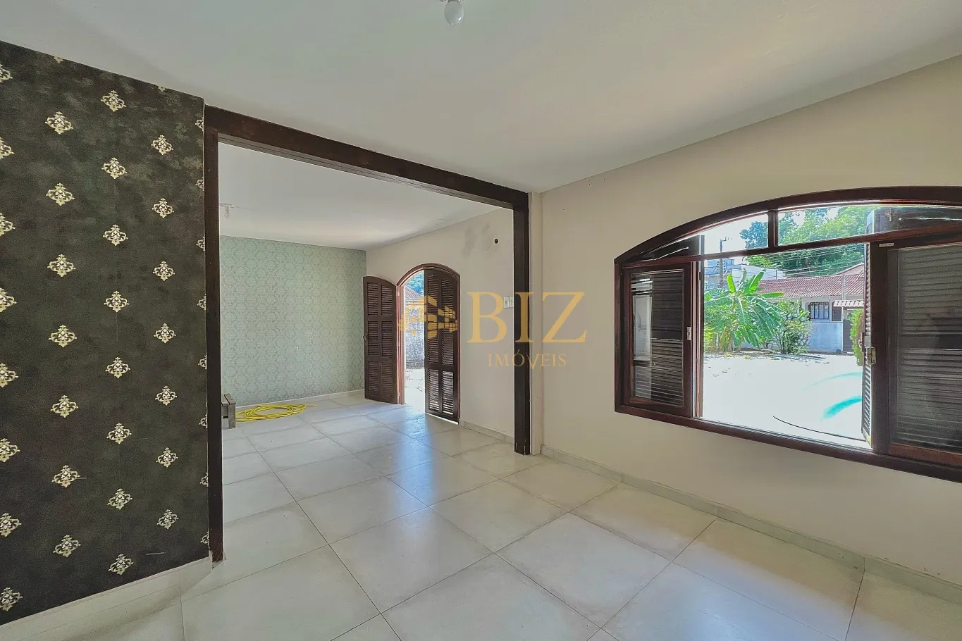 Casa com 4 dormitórios, sendo 1 suíte, com piscina, no Bairro Garcia! — foto 6