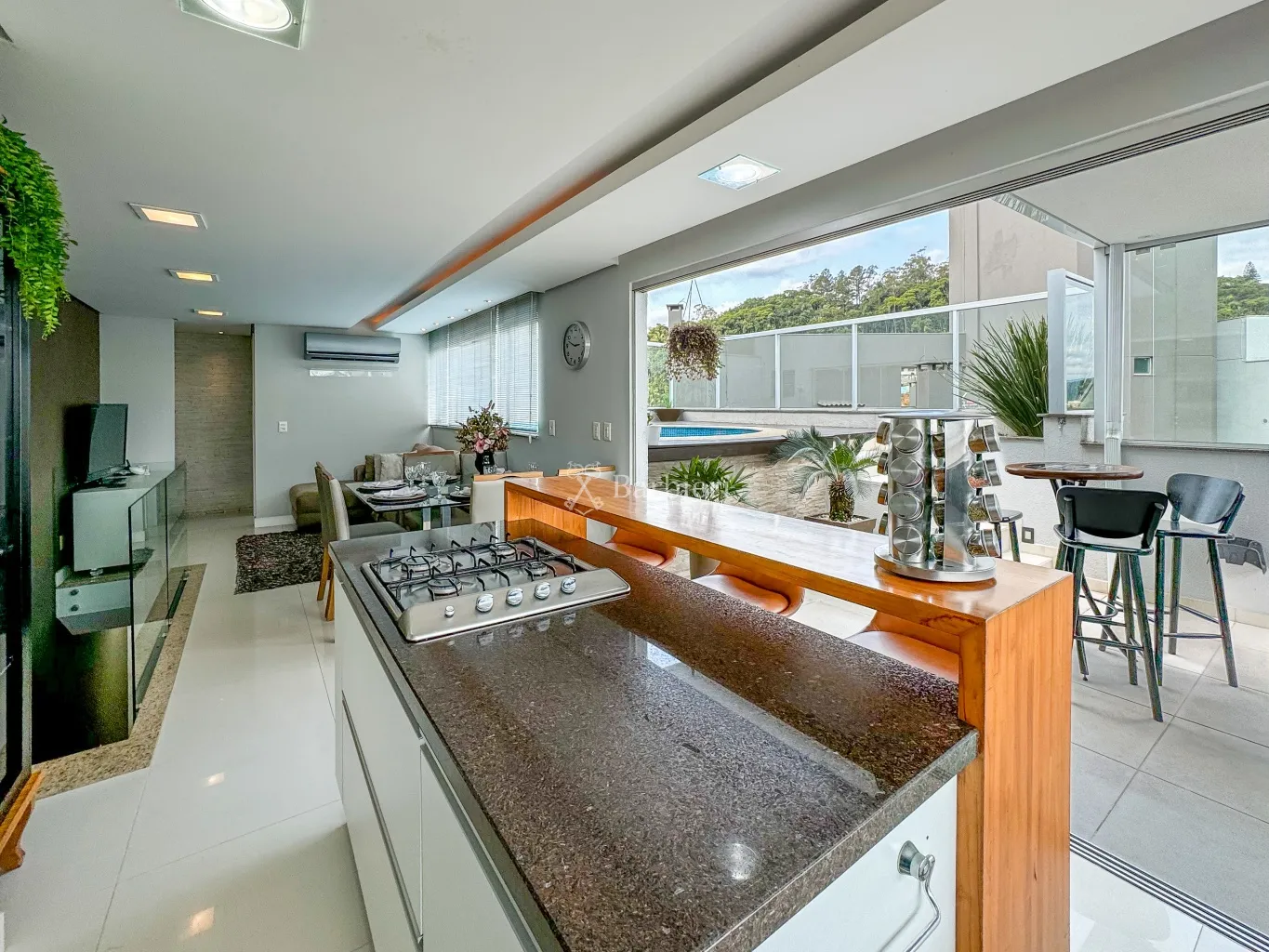 Cobertura duplex com 2 suítes e 142 m no bairro Victor Konder em Blumenau/SC. — foto 2