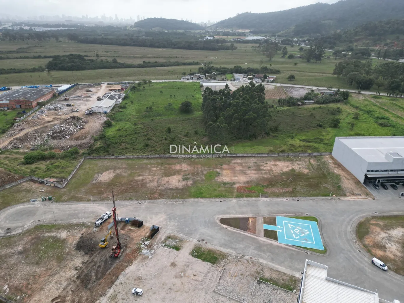 Lotes industriais no condomínio fechado do ABC Business Park em Porto Belo Santa Cataria, para galpões, com infraestrutura completa, próximo a BR101 com HELIPONTO HOMOLOGADO - foto 1