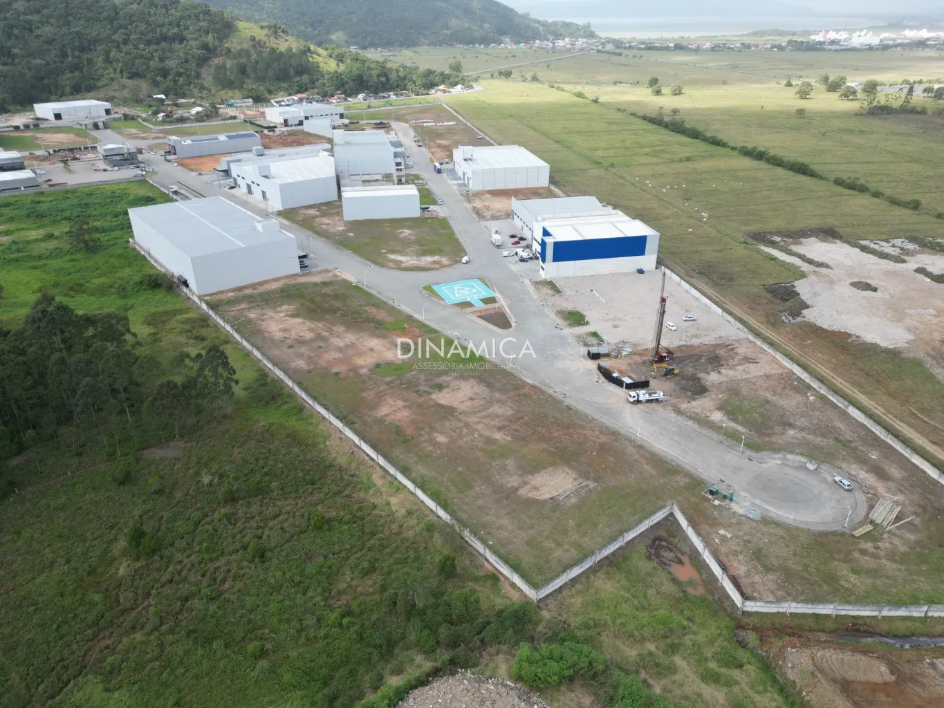 Lotes industriais no condomínio fechado do ABC Business Park em Porto Belo Santa Cataria, para galpões, com infraestrutura completa, próximo a BR101 com HELIPONTO HOMOLOGADO — foto 2