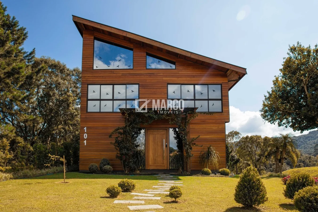 Casa Alto Padrão à Beira do Lago: Conforto e Natureza Integrados em um Refúgio Exclusivo — foto 2