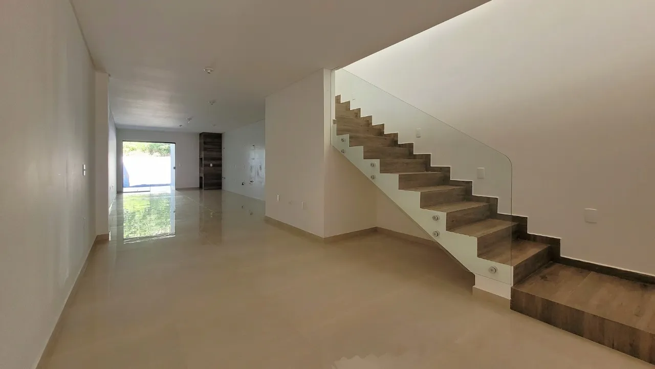 Sobrado Geminado com 3 suíte(s) à venda no bairro Floresta em Joinville, de R$ 890.000.00 por R$ 845.000,00. — foto 6