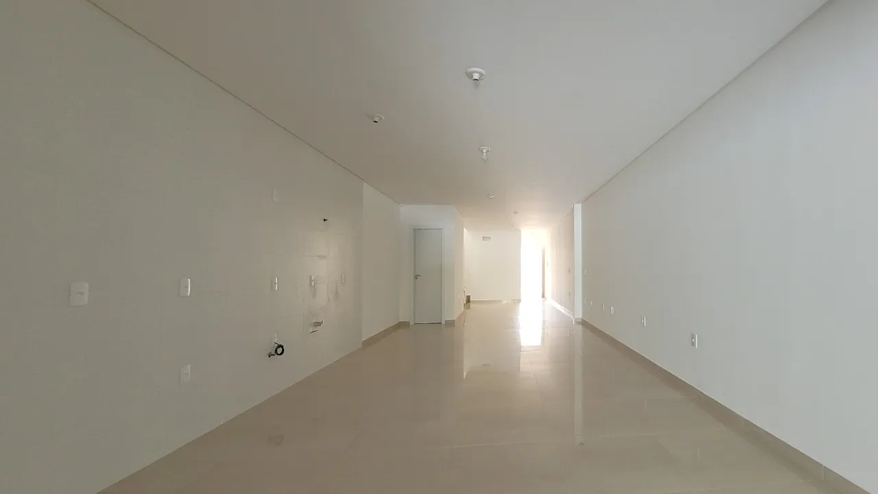 Sobrado Geminado com 3 suíte(s) à venda no bairro Floresta em Joinville, de R$ 890.000.00 por R$ 845.000,00. — foto 3