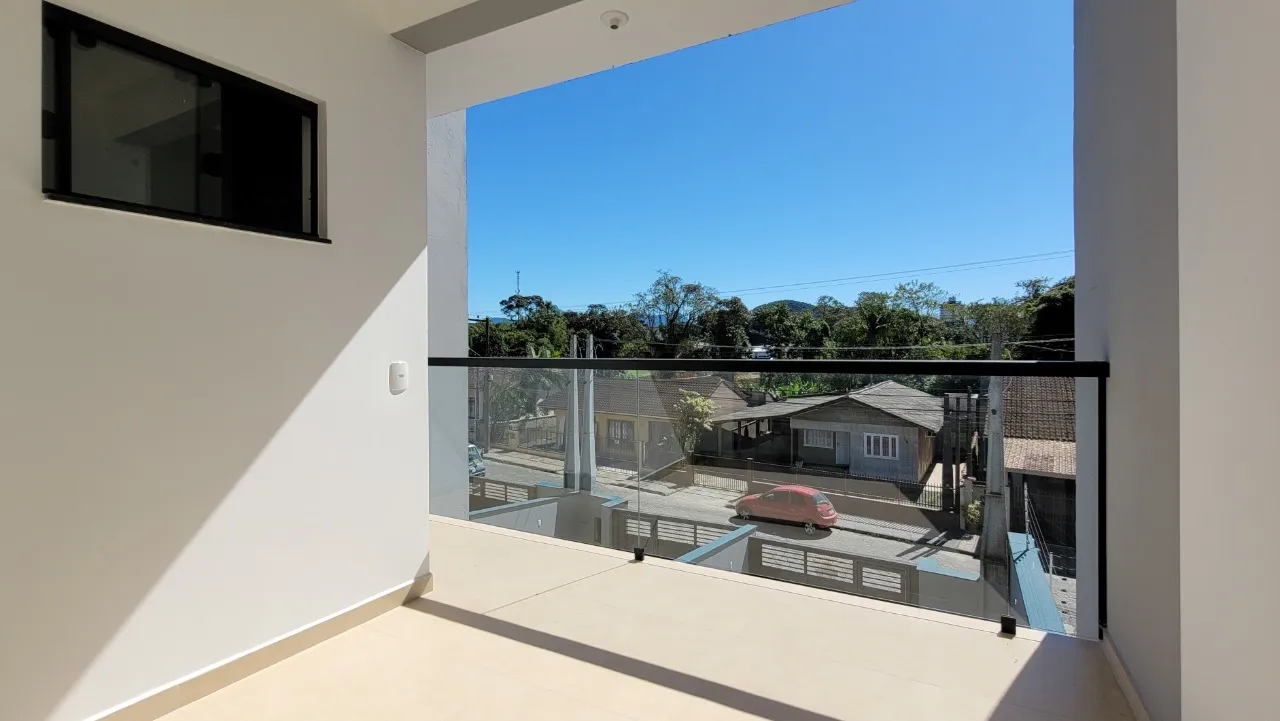 Sobrado Geminado com 3 suíte(s) à venda no bairro Floresta em Joinville, de R$ 890.000.00 por R$ 845.000,00. - foto 1