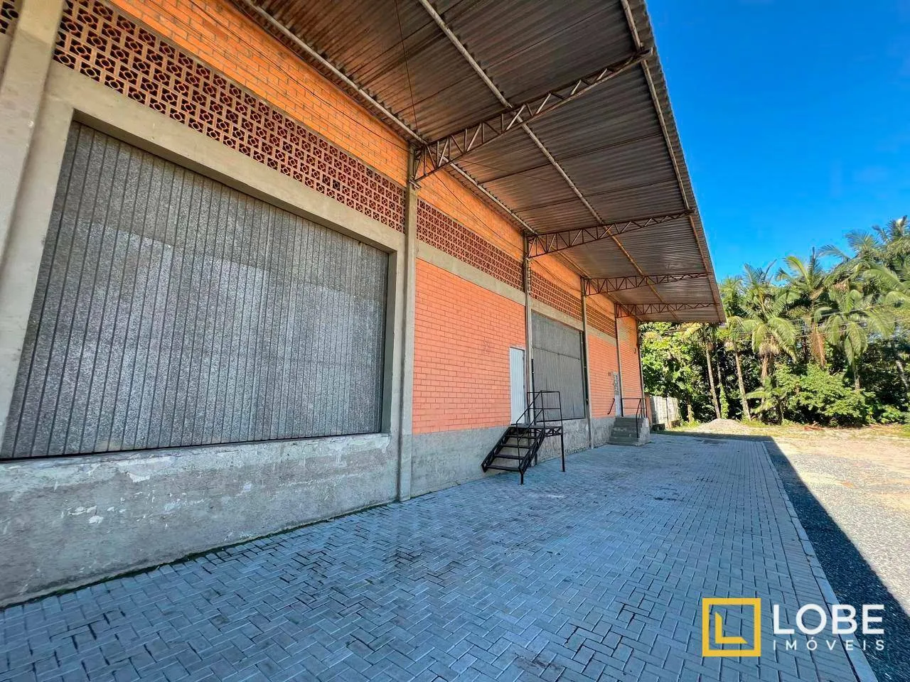 Galpão à venda, 30 vagas, 1200m² na região do bairro Itoupava Central, próximo à Rua Doutor Pedro Zimmermann, Blumenau — foto 2