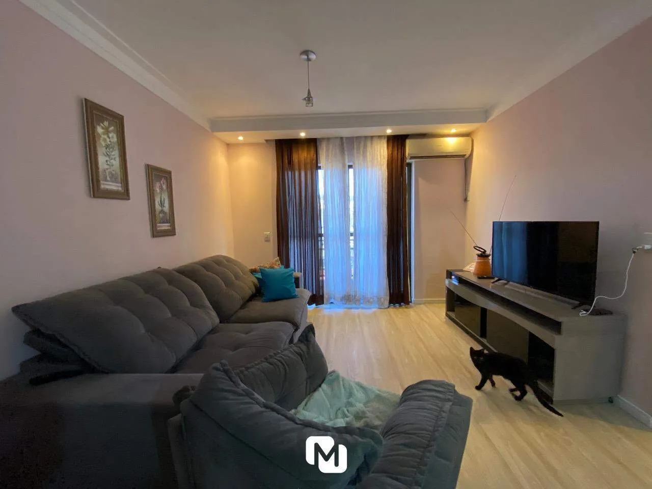 Belíssimo apartamento semi mobiliado com 3 dormitórios, sendo 1 suíte, próximo a Cooper Omino! Confira! — foto 3