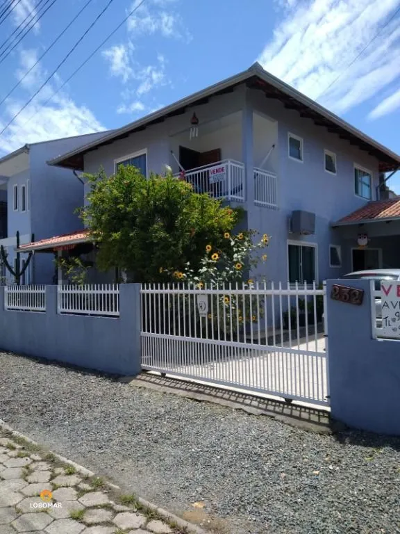 Sobrado Sozinho no Terreno próximo ao Mar - foto 1