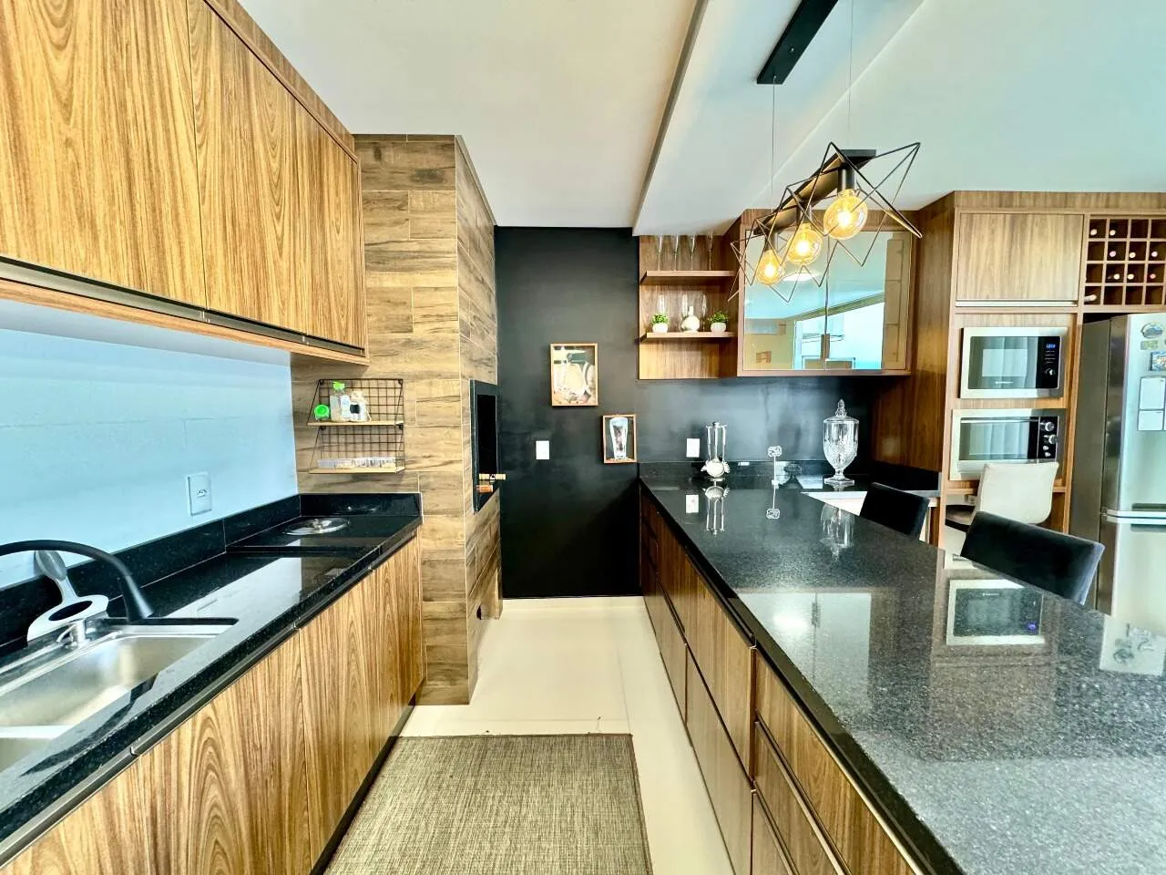 Ampla casa com espaço comercial e área de lazer na Velha Central! — foto 6