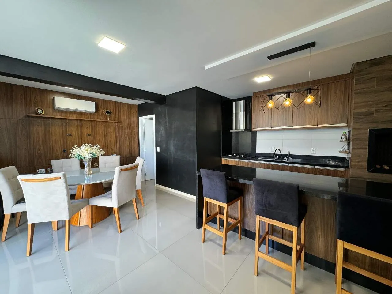 Ampla casa com espaço comercial e área de lazer na Velha Central! — foto 7