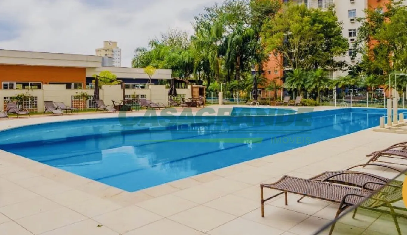 Apartamento semi mobiliado em condomínio Clube no bairro Água Verde!!! — foto 2