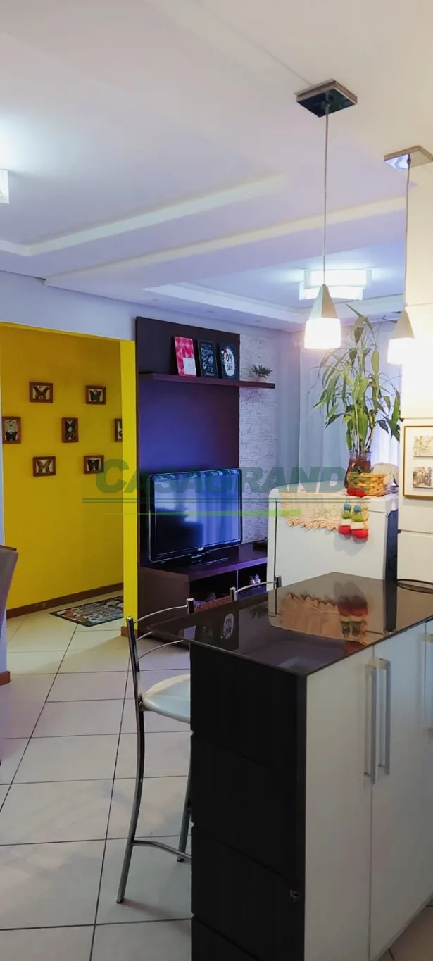 Apartamento semi mobiliado em condomínio Clube no bairro Água Verde!!! — foto 3