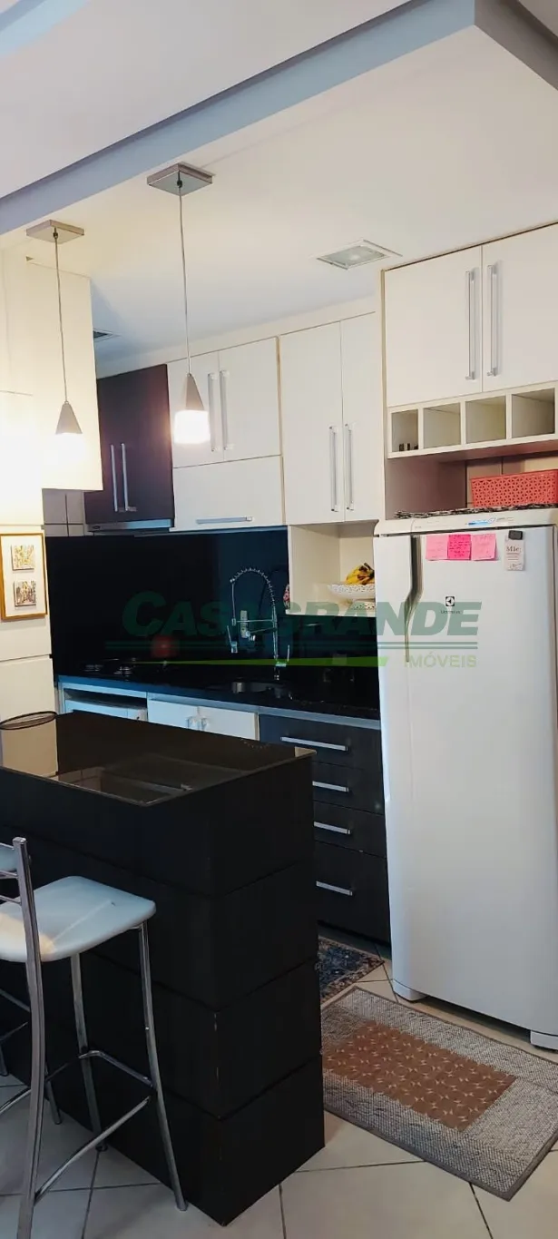 Apartamento semi mobiliado em condomínio Clube no bairro Água Verde!!! — foto 4