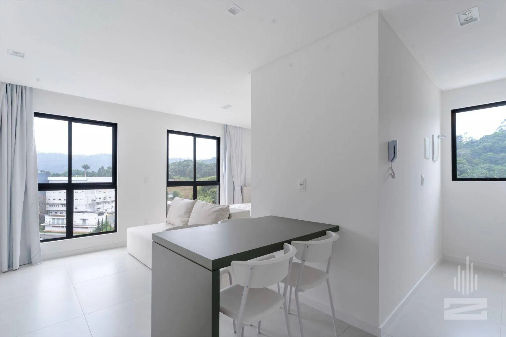 Apartamento com 1 dormitório para alugar, 34 m por R$ 2.426,98 - Centro - Blumenau/SC - foto 1