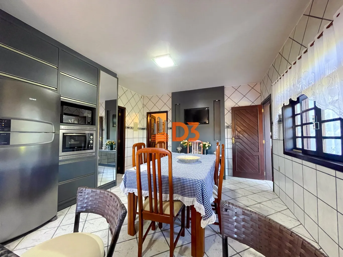Linda casa com 3 dormitórios no coração do Garcia — foto 3